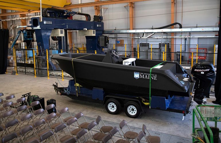 University of Maine stworzył największą na świecie drukowaną łódź 3D