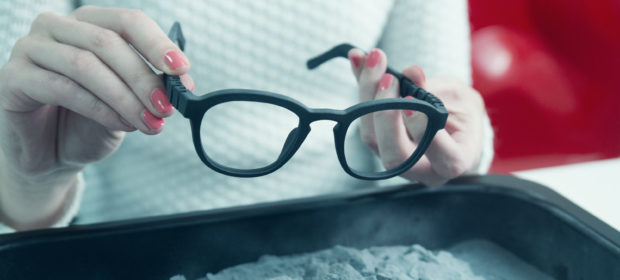 Historia stojąca za GlassesUSA.com i drukowanymi okularami 3D Janne Kyttanen