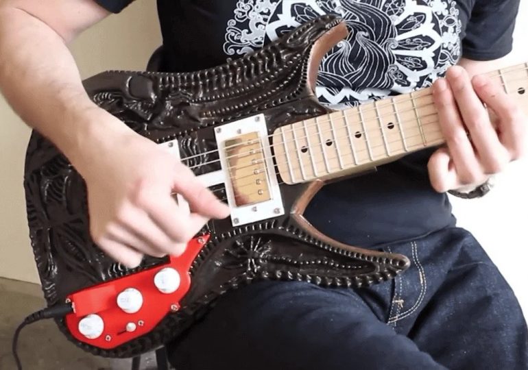 Wydrukowana w 3D gitara, zainspirowana przez H.R. Gigera