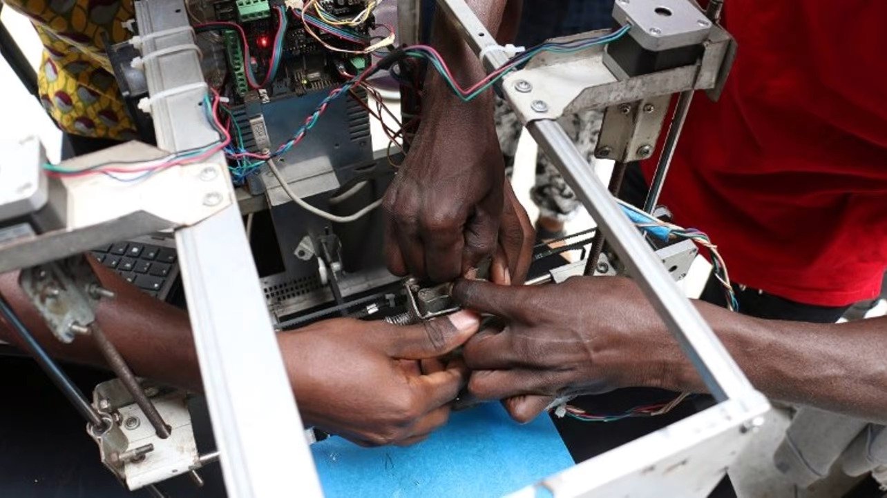Startup z Togo tworzy drukarki 3D z odpadów elektronicznych